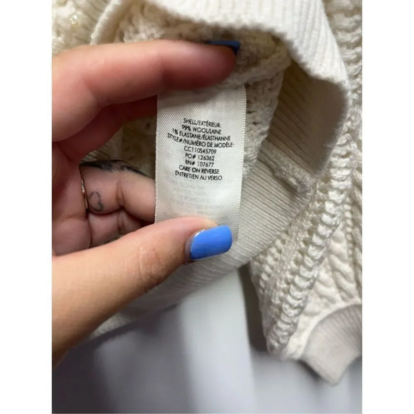 Alice & Olivia NWT Rosi Embellished Ruffle Cable-Knit Sweater size medium - Picture 6 of 10